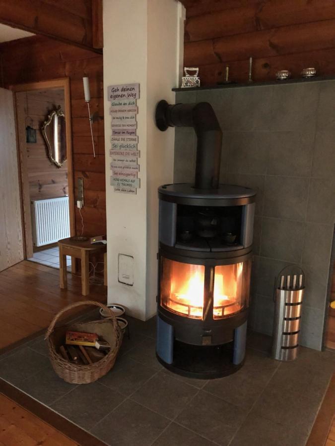 Gemuetliches Holzhaus In Idyllischer Lage Ruppichteroth Esterno foto