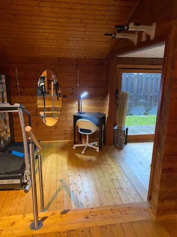 Gemuetliches Holzhaus In Idyllischer Lage Ruppichteroth Esterno foto